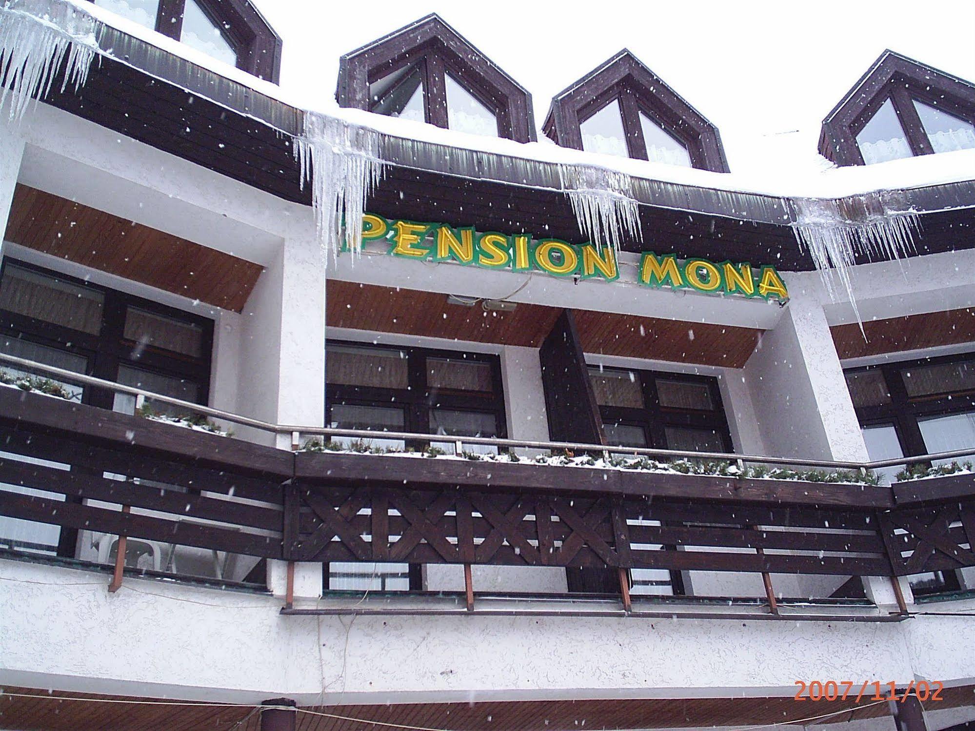 Pension Mona Харачов Екстериор снимка