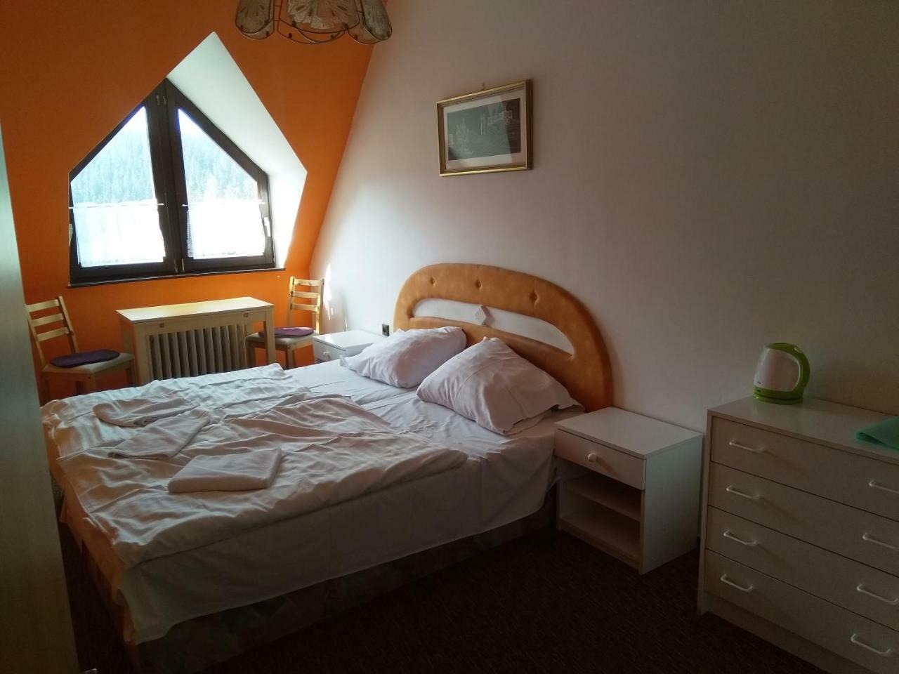 Pension Mona Харачов Екстериор снимка